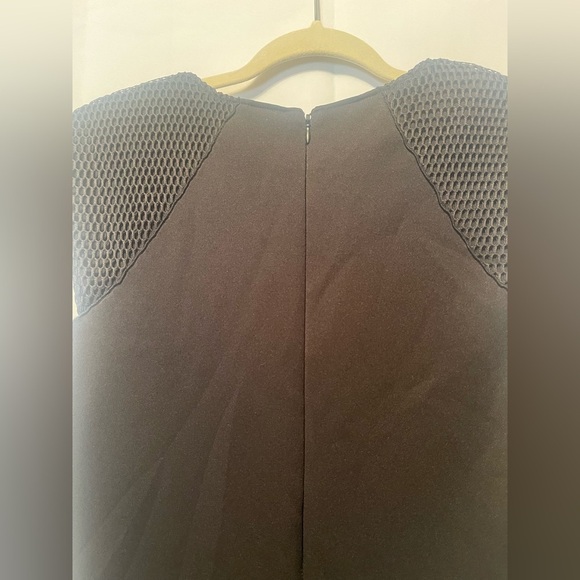 SLNY, Elegant Black Sleeveless Dress - Picture 6 of 10